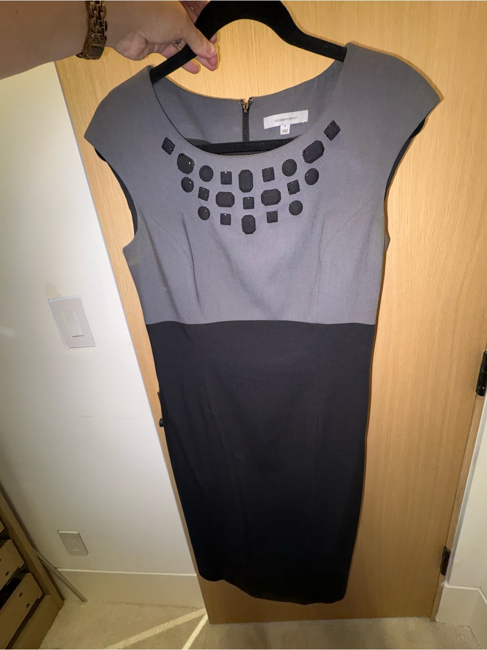 Classiques Entier Two-Tone Gray and Black Cap-Sleeve Sheath Dress